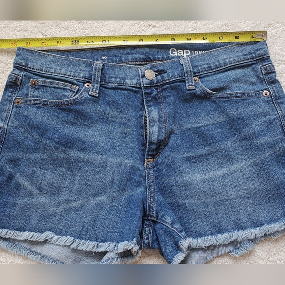 Gap 1969 Denim Medium Wash Shorts (size 30) - Picture 5 of 6